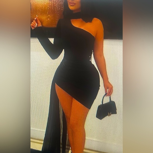 Party dress - Picture 2 of 3